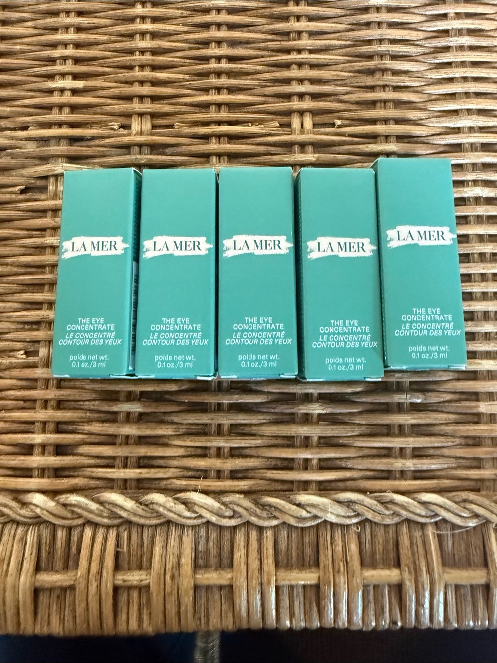 La Mer Eye Concentrate Primers in Aqua Green Boxes x 5